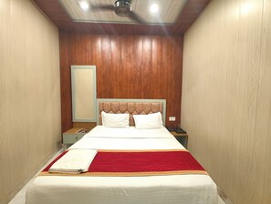 Soundproofing, free WiFi - Hotel Jasmine Grand Haridwar (Haridwar)