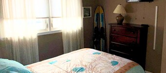 Peaceful Canal-Front 1 bedroom Retreat Near Hospitals, LIRR & Beaches