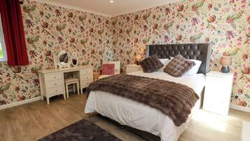 2 bedrooms, free WiFi, individually decorated, individually furnished