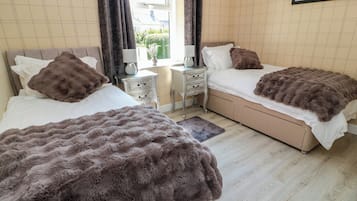 2 bedrooms, WiFi (free), individually decorated, individually furnished