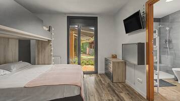 4 habitaciones, tabla de planchar con plancha, wifi y ropa de cama