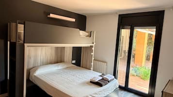 4 slaapkamers, een strijkplank/strijkijzer, wifi, beddengoed