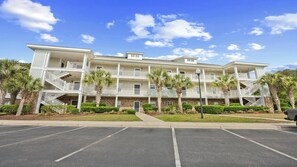 Exterior - 933 Willow Bend - Barefoot Resort Rentals (North Myrtle Beach)
