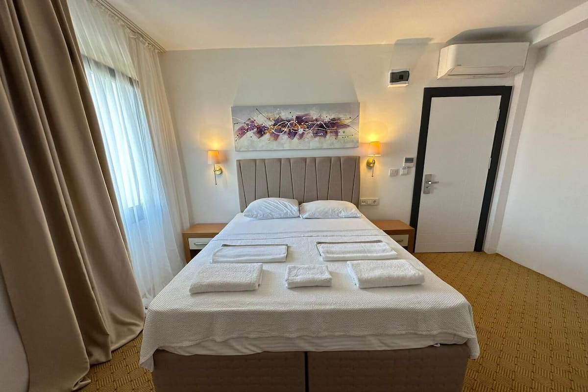 Classic Double Room, City View