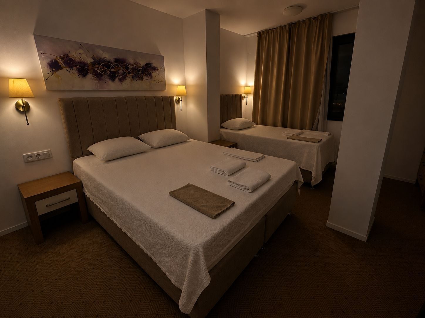 Classic Triple Room, City View