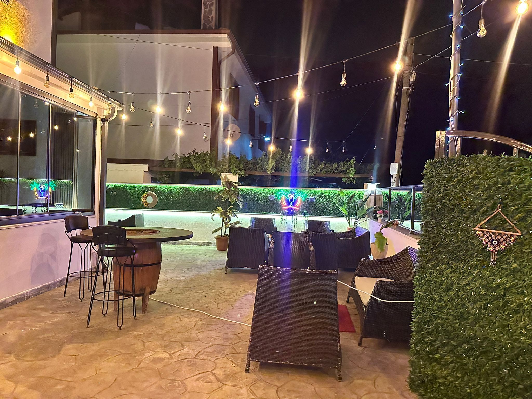 Outdoor dining