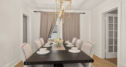 Near Wineries | Sleeps 9 | Walking distance to Geneva