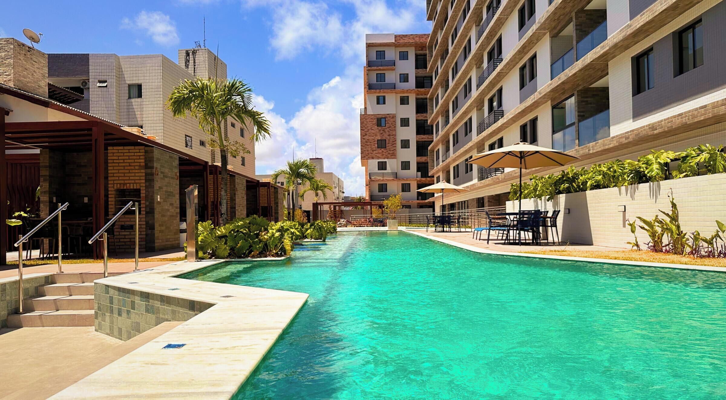 2 piscinas externas