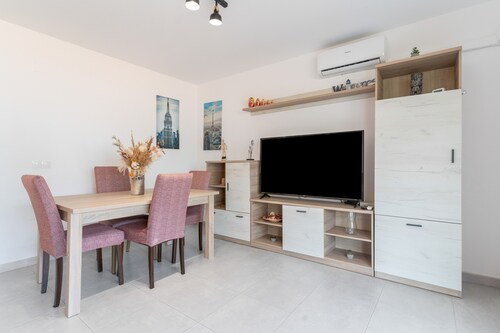 Apartment in Torre del Mar with Mountain Views, Wi-Fi, and Air Conditioning