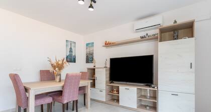Apartment in Torre del Mar with Mountain Views, Wi-Fi, and Air Conditioning