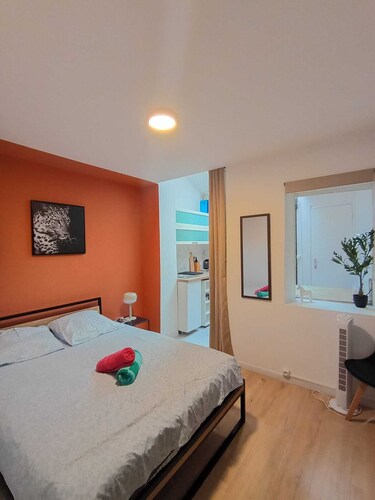 Modern Studio in Downtown Roubaix With High Speed Internet and Workspace