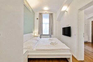 Iron/ironing board, WiFi, bed sheets - Elegant Apartments with Terrace close to Center & Bike Path (Hlavní město Praha)