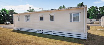 Forest Tide Lodge 3-Bedrooms, Resort Access & Deck
