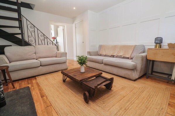 Living area - The Lookout (Redruth)