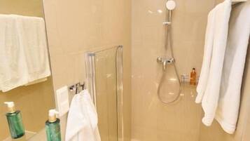 Apartemen Comfort, pemandangan kota | Kamar mandi