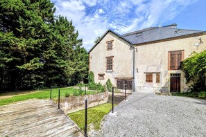Exterior - Moulin Bondon, in the Berry region on the waterfront; linens provided; pets allowed (Graçay)