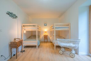 Internet, bed sheets - Moulin Bondon, in the Berry region on the waterfront; linens provided; pets allowed (Graçay)