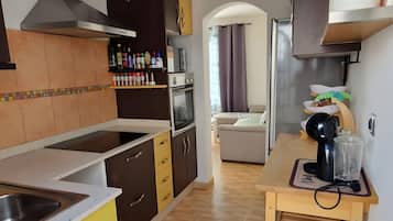 Macchina per tè/caffè, frigorifero, microonde, forno