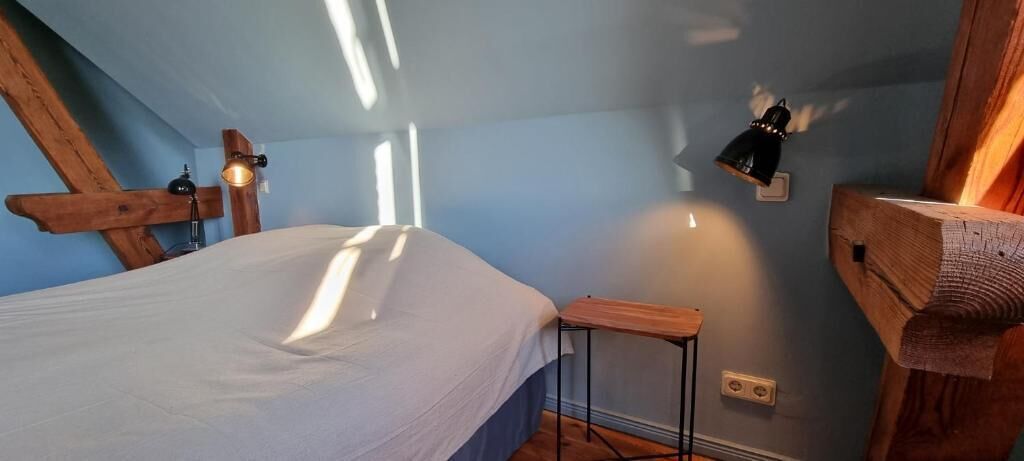 Quarto casal, banheiro privativo, vista para o jardim | Wi-Fi de cortesia, individualmente decorados, individualmente mobiliados