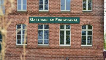Ferienhaus, Haustiere gestattet, Kanalblick | Außendetails