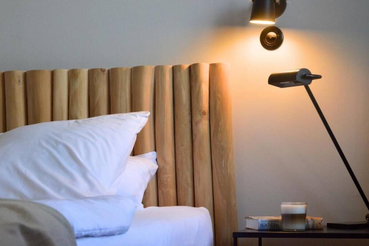 Habitación doble, se aceptan mascotas, vista al canal | Wifi gratis, decoración personalizada y muebles diferentes 