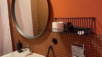Habitación doble, Se admiten mascotas, vistas al jardín | Baño
