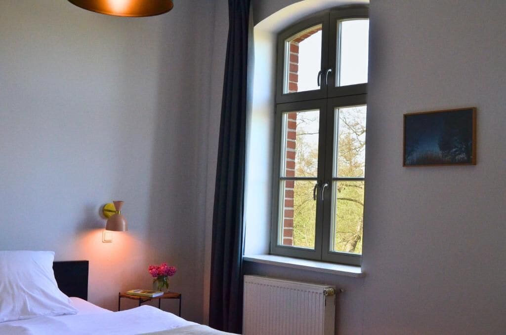 Dreibettzimmer, Haustiere gestattet, Kanalblick | Kostenloses WLAN, individuell dekoriert, individuell eingerichtet