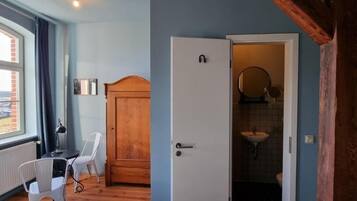 Habitación doble, baño privado, vista al jardín | Interior