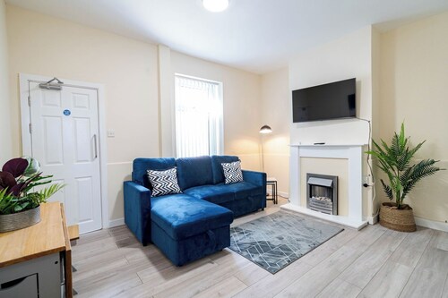 Rishton Stay | Shops & Transport | Near Blackburn
