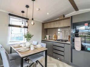 Dining - Lakewood Plot 1 (Clacton-on-Sea)