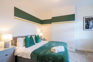 Room - Hyde Home | Stockport & Manchester Links | Parking (Greater Manchester)