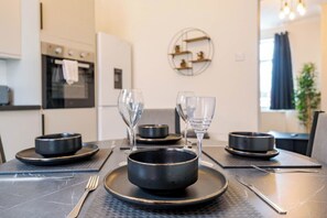 Dining - Hyde Home | Stockport & Manchester Links | Parking (Greater Manchester)