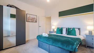 2 bedrooms, iron/ironing board, Internet, bed sheets