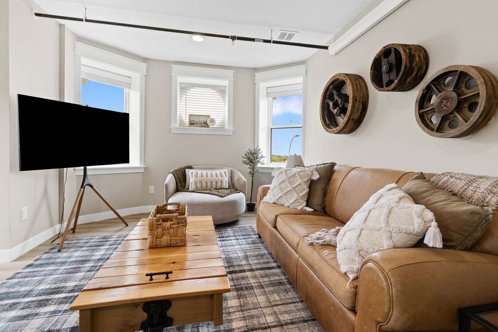 Historic Brownstone Apartment, Heirloom Vacations - Duluth, MN