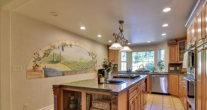 Three Springs Estate 7BR Retreat With Pond