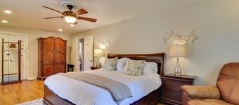 Three Springs Estate 7BR Retreat With Pond