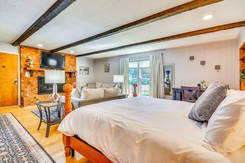 1 Mi to Thomasville Emporium! Charming Getaway