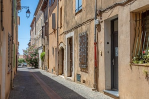 Exterior - La Vague – Comfortable Apartment in the Heart of Montauroux Village (Montauroux)