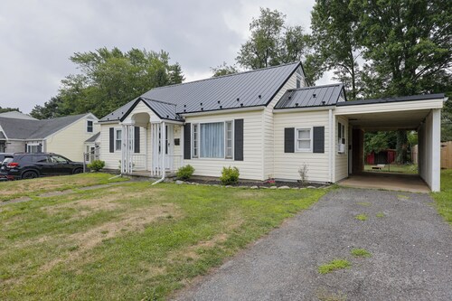 Walk to Parks & Dining: Williamsport Family Home