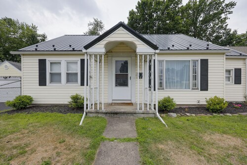 Walk to Parks & Dining: Williamsport Family Home