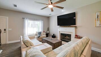 House (4 Bedrooms) | Interior