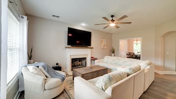 House (4 Bedrooms) | Interior