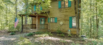 9 Mi to Lake Keowee! Secluded Creekfront Getaway
