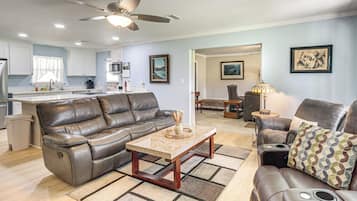 House (4 Bedrooms) | Interior
