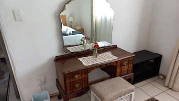 Standard Apartment, Patio, Canal View | WiFi (free)
