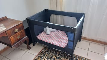 Standard Apartment, Patio, Canal View | WiFi (free)