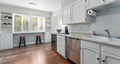 Private Pool & Basketball Spacious 3BR Sleeps 9