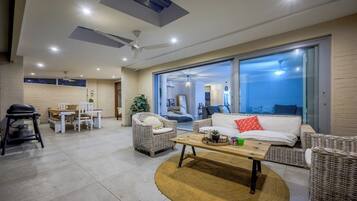 House, 3 Bedrooms, Accessible, Smoking | Living room