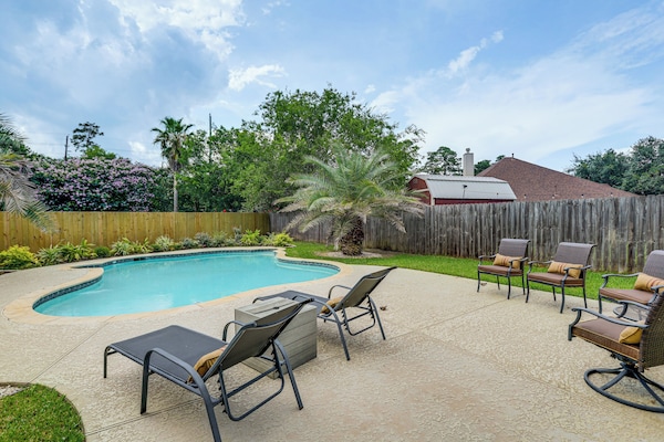 Near Splashtown & The Woodlands! Poolside Retreat - Houston, TX