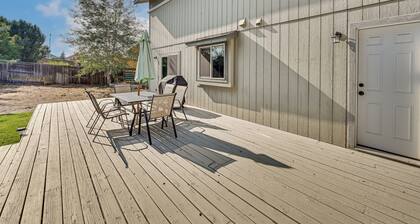 9 Mi to Smith Rock SP! Family Home w/ Fenced Yard